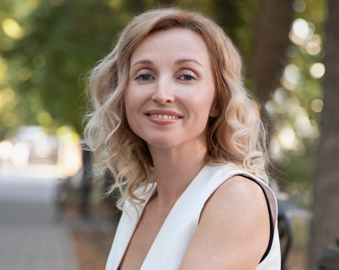 Елена Казаринова