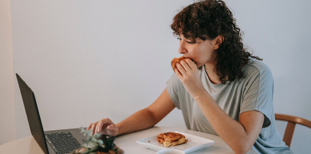 Булимия - признаки, симптомы, причины, лечение